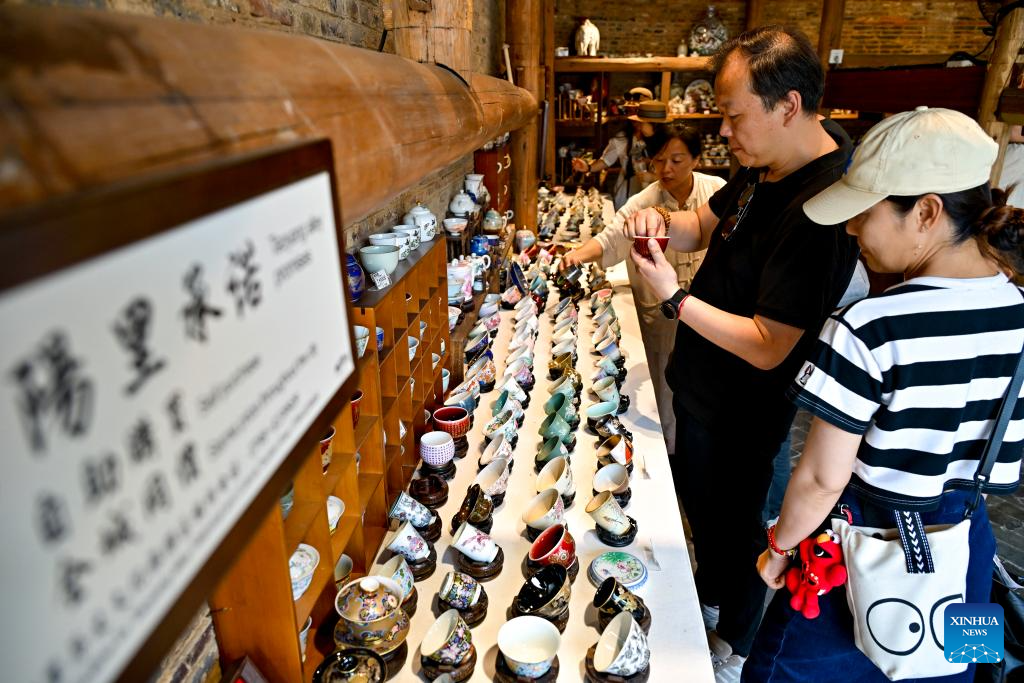 Old district in China's Jiangxi becomes thriving hub for cultural innovation, tourism