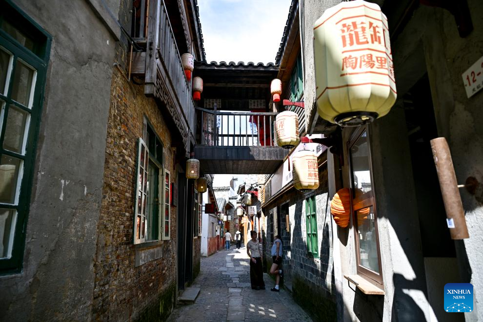 Old district in China's Jiangxi becomes thriving hub for cultural innovation, tourism