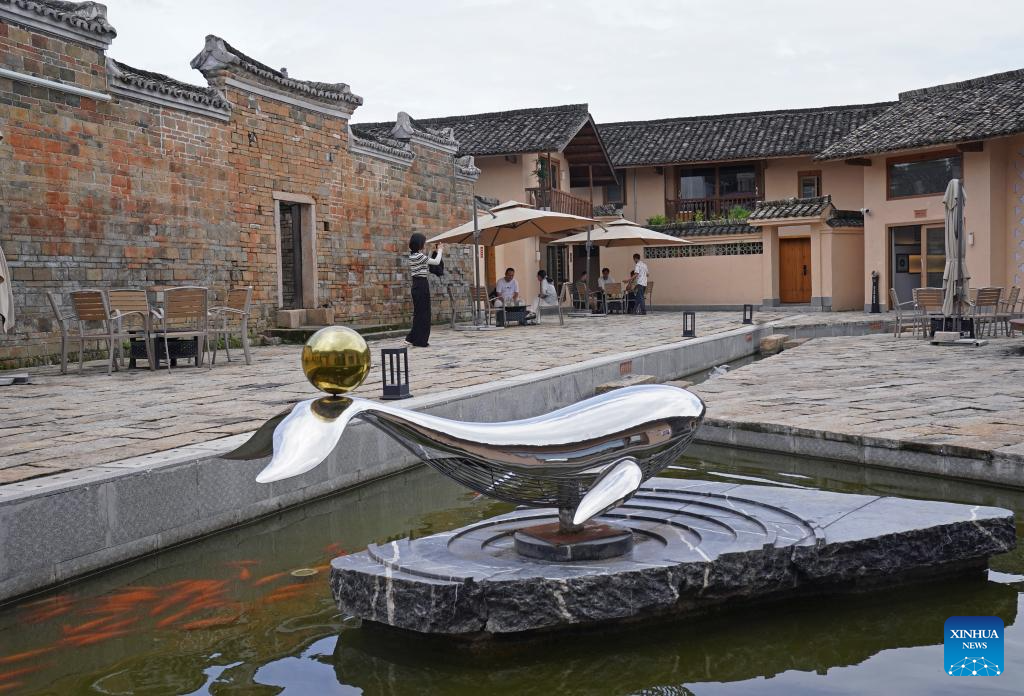 Hakka walled complex in China's Jiangxi attracts tourists