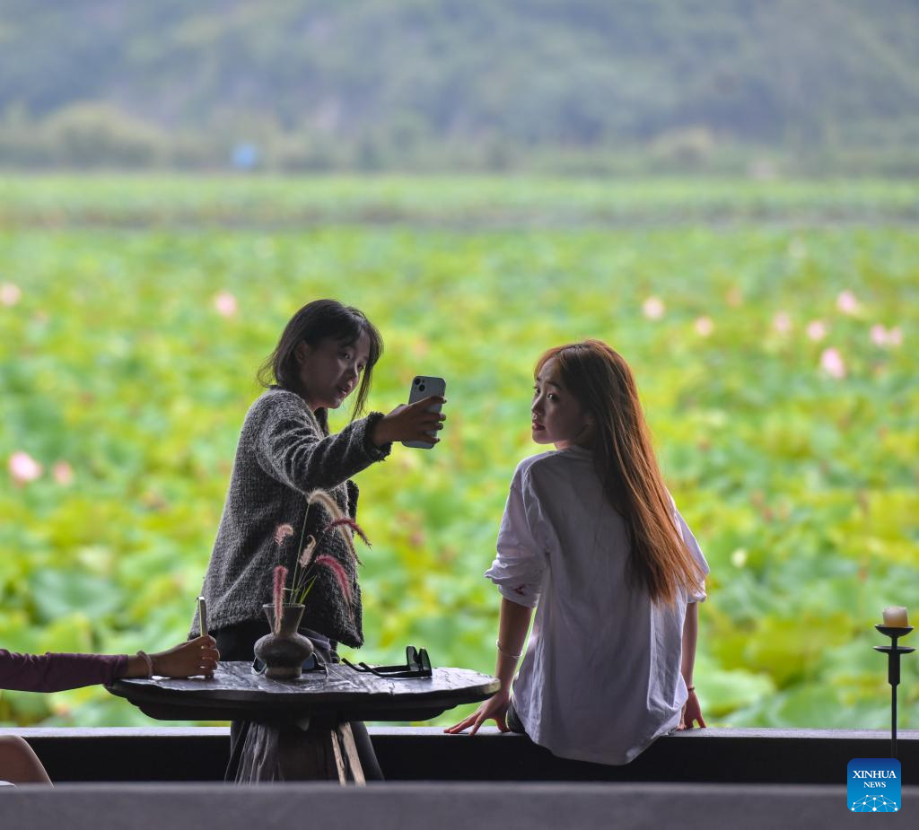Summer tourism booms in Yunnan's scenic areas