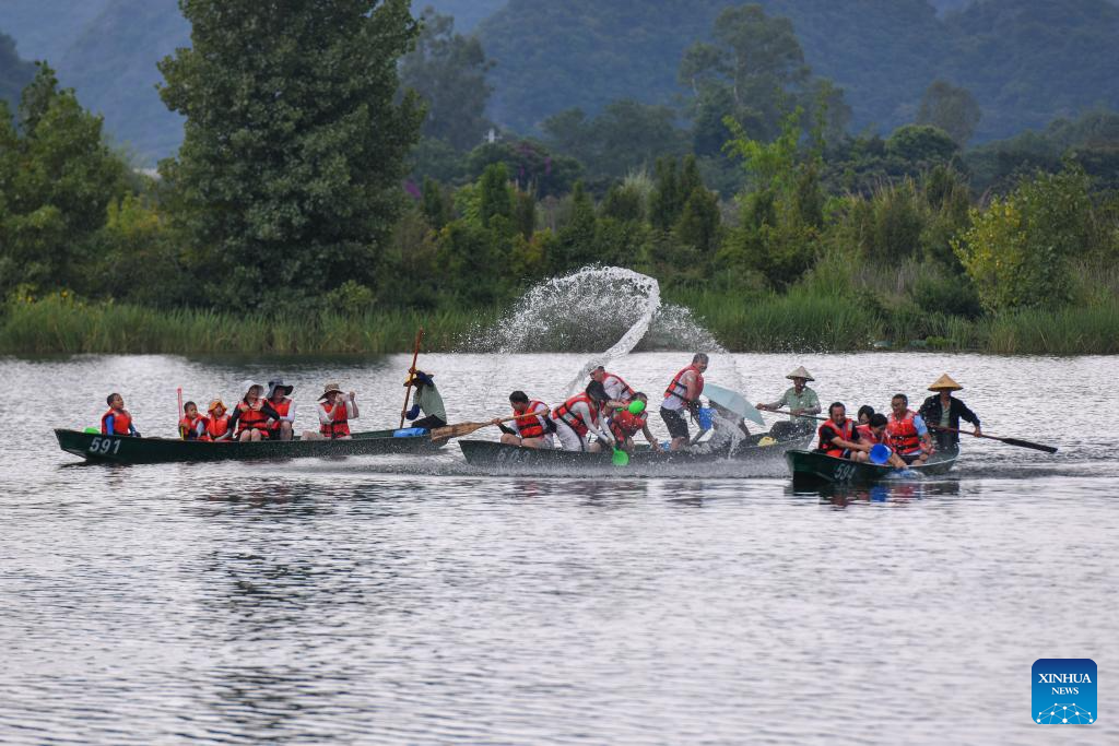Summer tourism booms in Yunnan's scenic areas