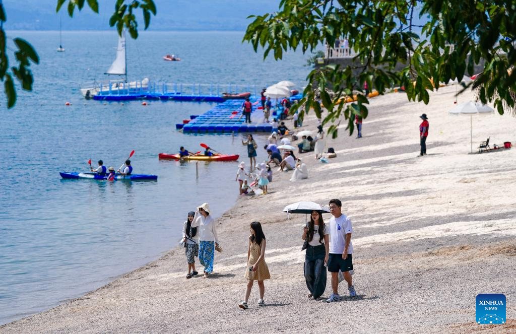 Summer tourism booms in Yunnan's scenic areas