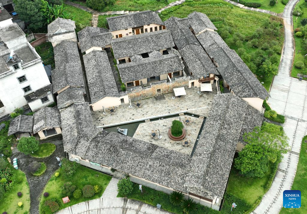 Hakka walled complex in China's Jiangxi attracts tourists
