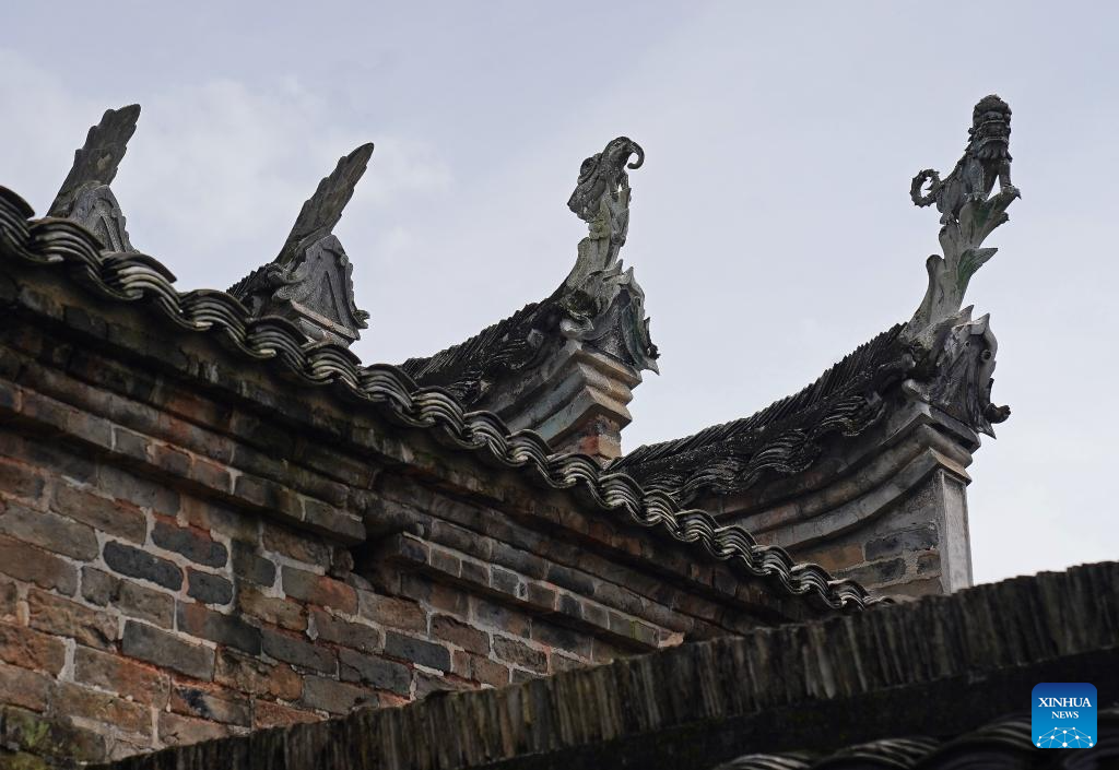 Hakka walled complex in China's Jiangxi attracts tourists