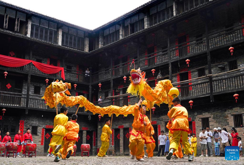 Hakka walled complex in China's Jiangxi attracts tourists
