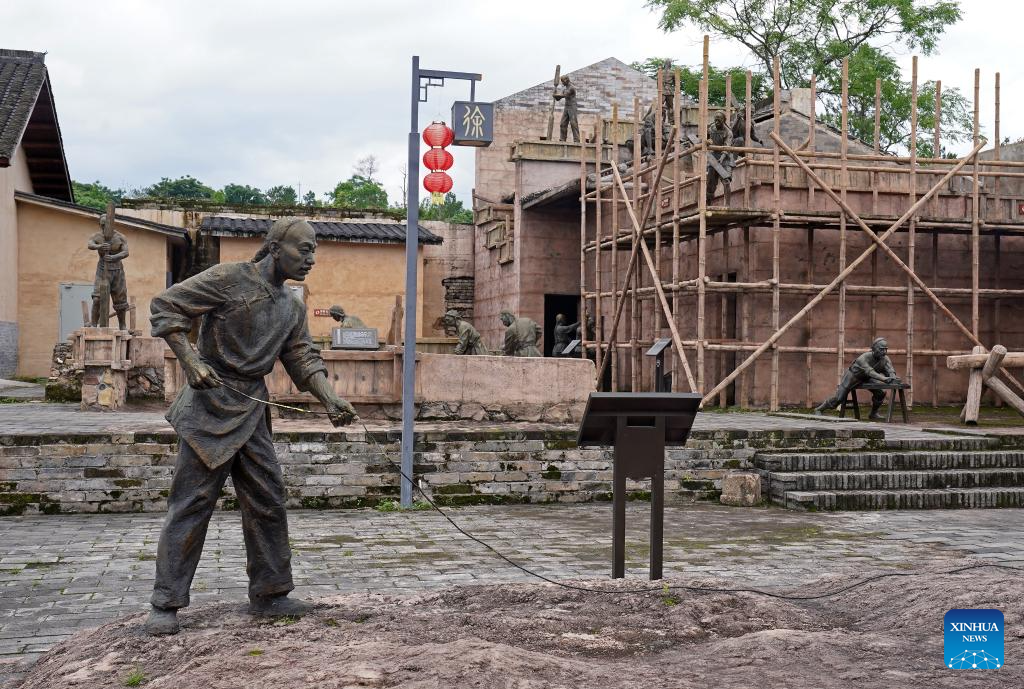 Hakka walled complex in China's Jiangxi attracts tourists
