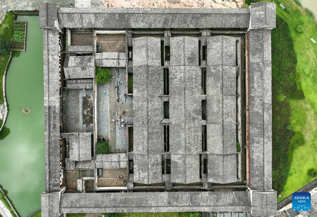Hakka walled complex in China's Jiangxi attracts tourists