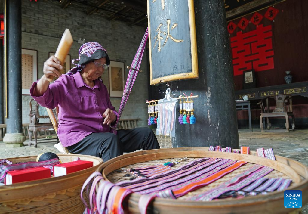 Hakka walled complex in China's Jiangxi attracts tourists