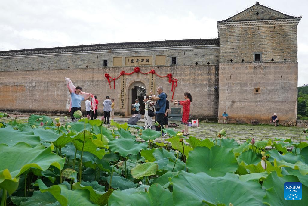 Hakka walled complex in China's Jiangxi attracts tourists