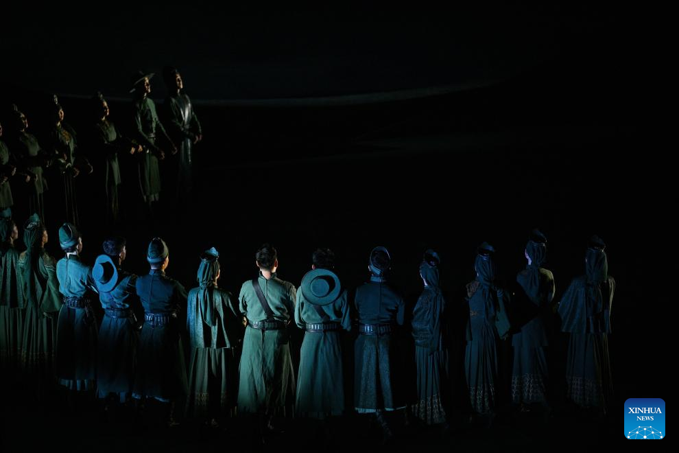Int'l dance festival opens in China's Xinjiang with 52 performances