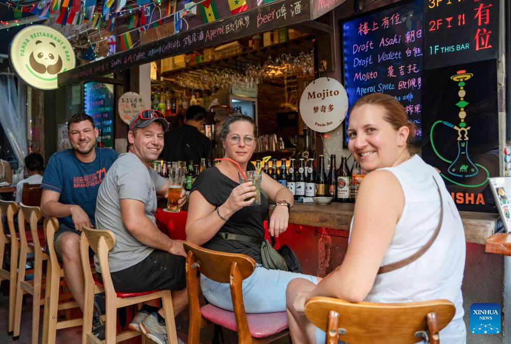 Inbound tourism in Shanghai heats up in summer travel surge