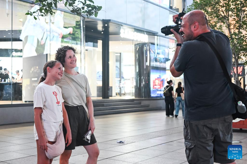 Inbound tourism in Shanghai heats up in summer travel surge