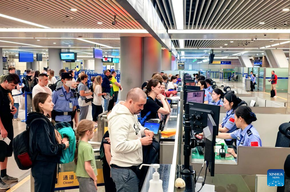 Inbound tourism in Shanghai heats up in summer travel surge