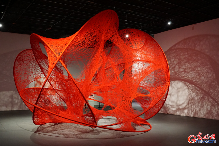 Shenzhen exhibition weaves threads of fate and memory