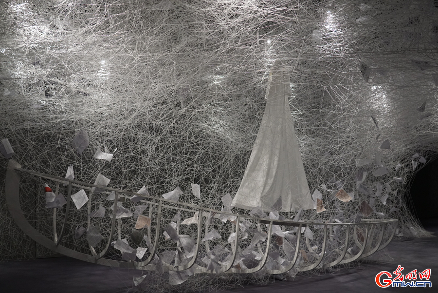 Shenzhen exhibition weaves threads of fate and memory