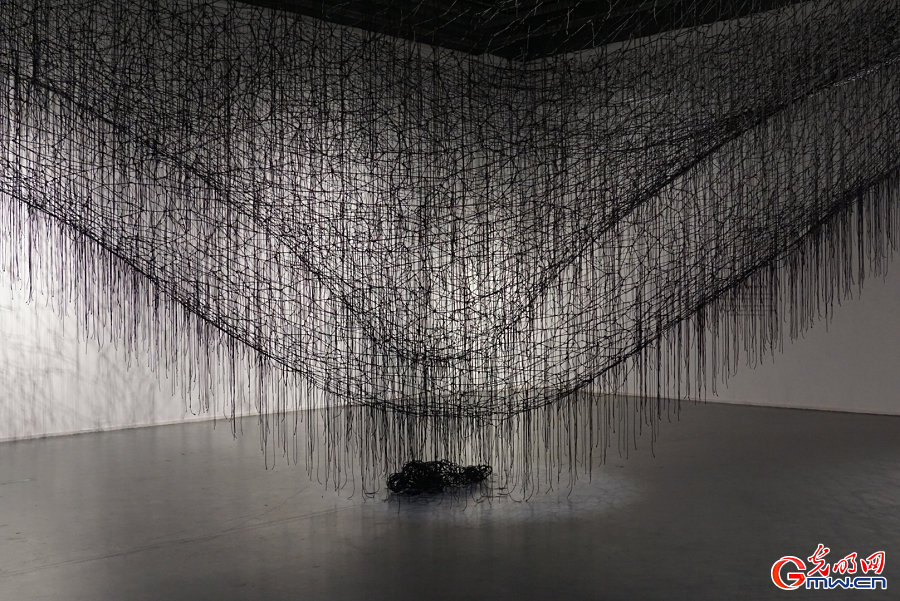 Shenzhen exhibition weaves threads of fate and memory
