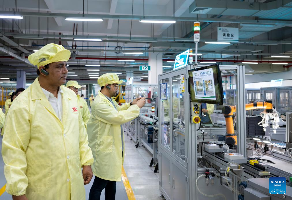 Participants of SCO Media and Think Tank Summit visit various locations in Henan
