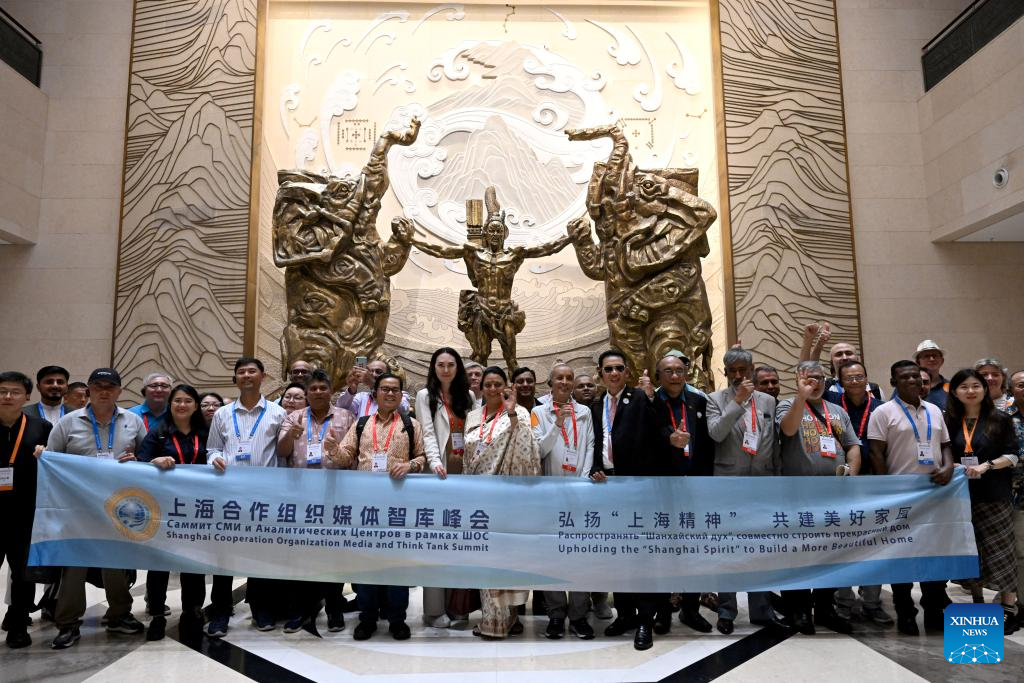 Participants of SCO Media and Think Tank Summit visit various locations in Henan