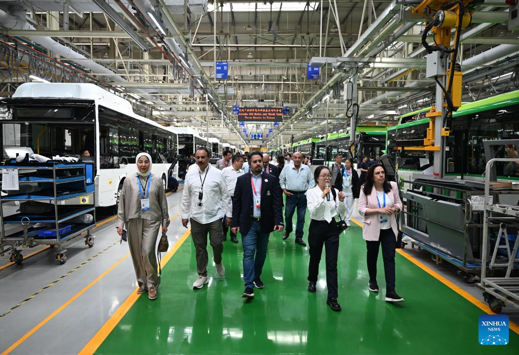 Participants of SCO Media and Think Tank Summit visit various locations in Henan