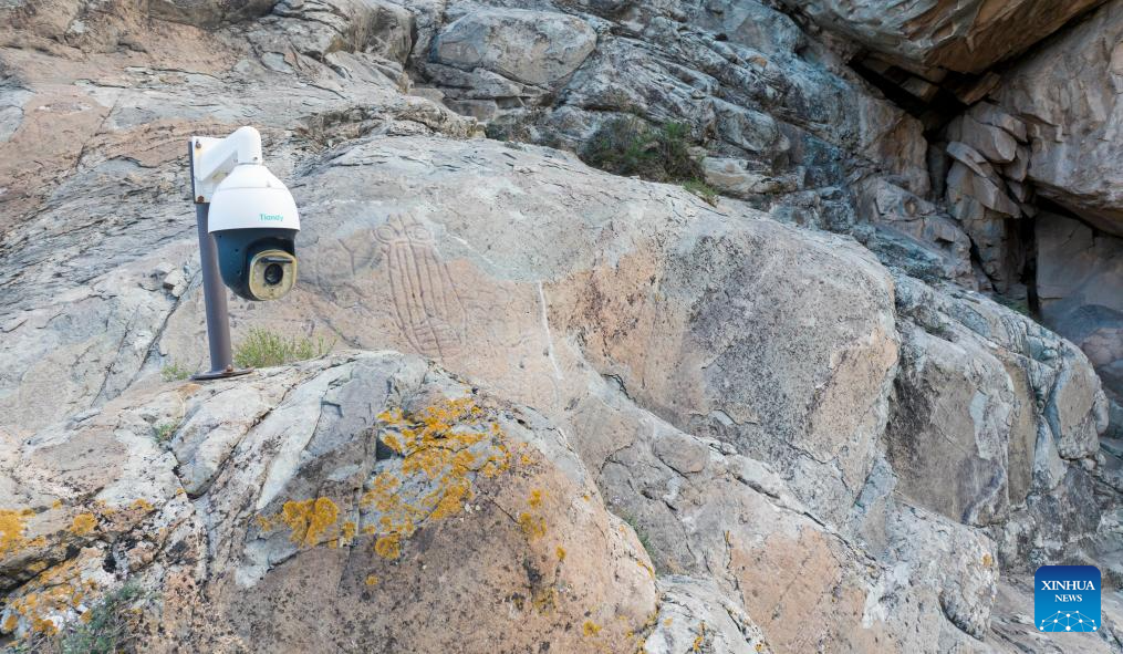 In pics: protection of cliff painting at Helan Mountain in Yinchuan