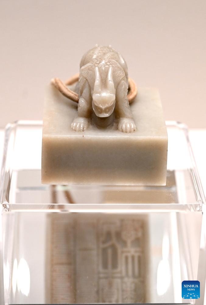 Exhibition of seal carving art for central axis of Beijing kicks off at Forbidden City