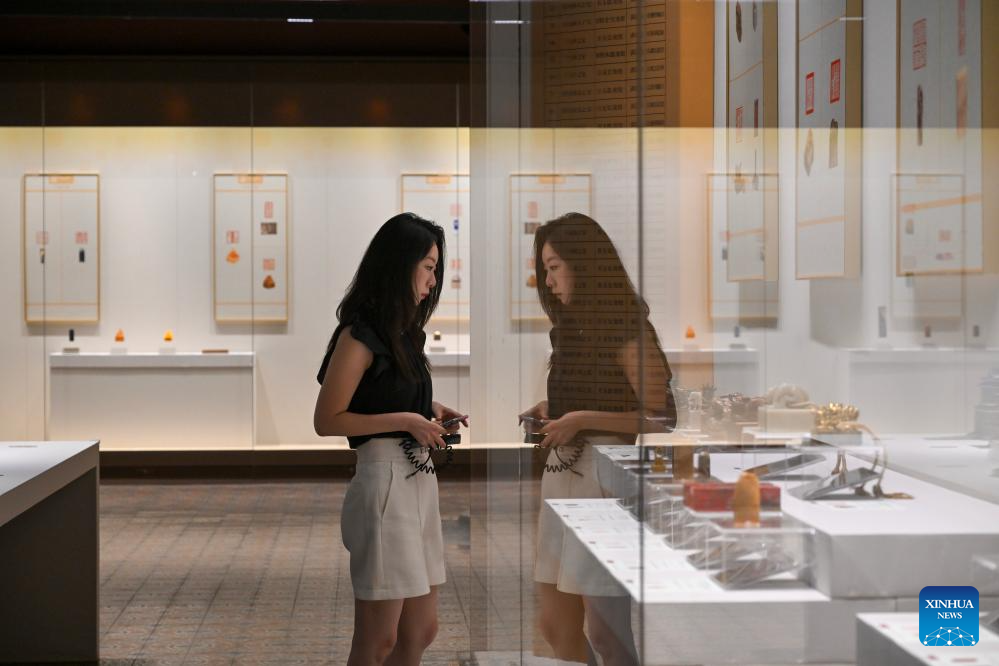 Exhibition of seal carving art for central axis of Beijing kicks off at Forbidden City