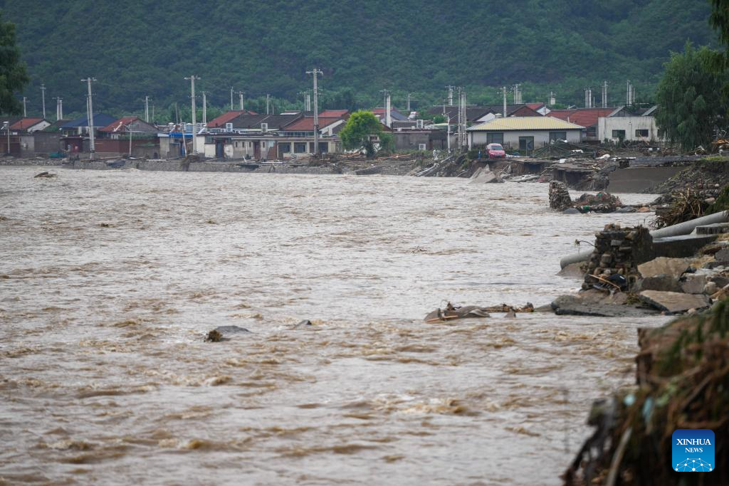 Rainstorm forces evacuation of over 3,000 residents in suburban Beijing