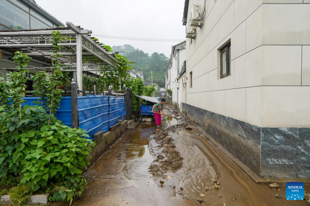 Rainstorm forces evacuation of over 3,000 residents in suburban Beijing