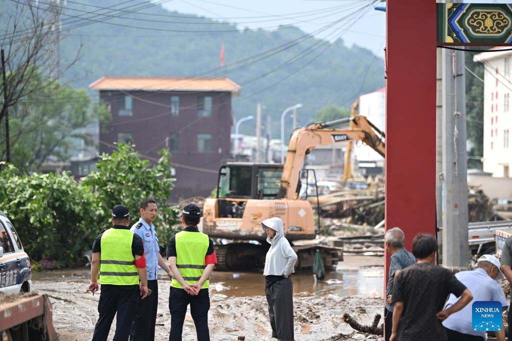 Emergency operations underway for flood-hit villages in north China's Tianjin