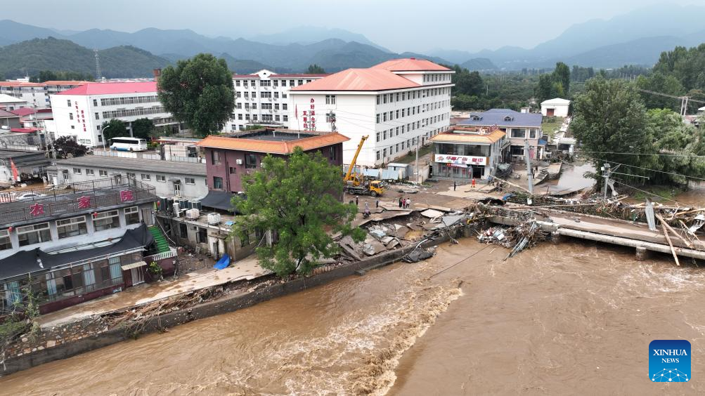 Emergency operations underway for flood-hit villages in north China's Tianjin