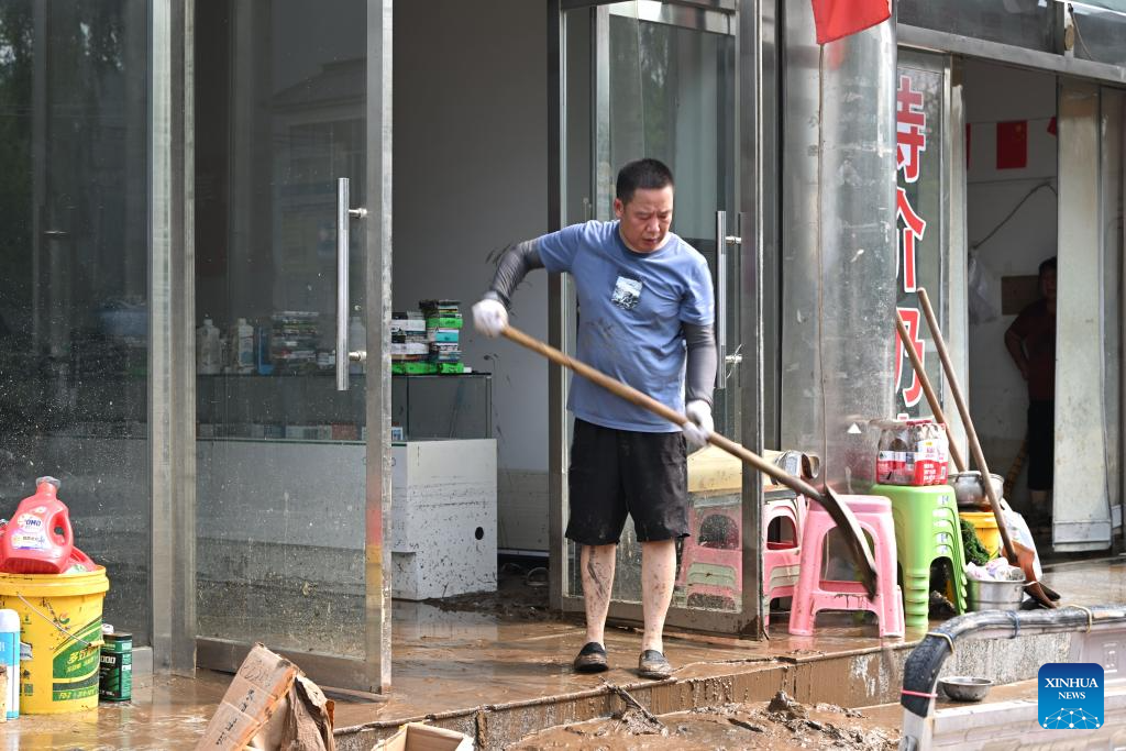 Emergency operations underway for flood-hit villages in north China's Tianjin
