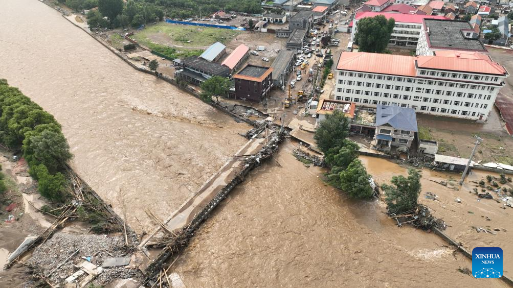 Emergency operations underway for flood-hit villages in north China's Tianjin