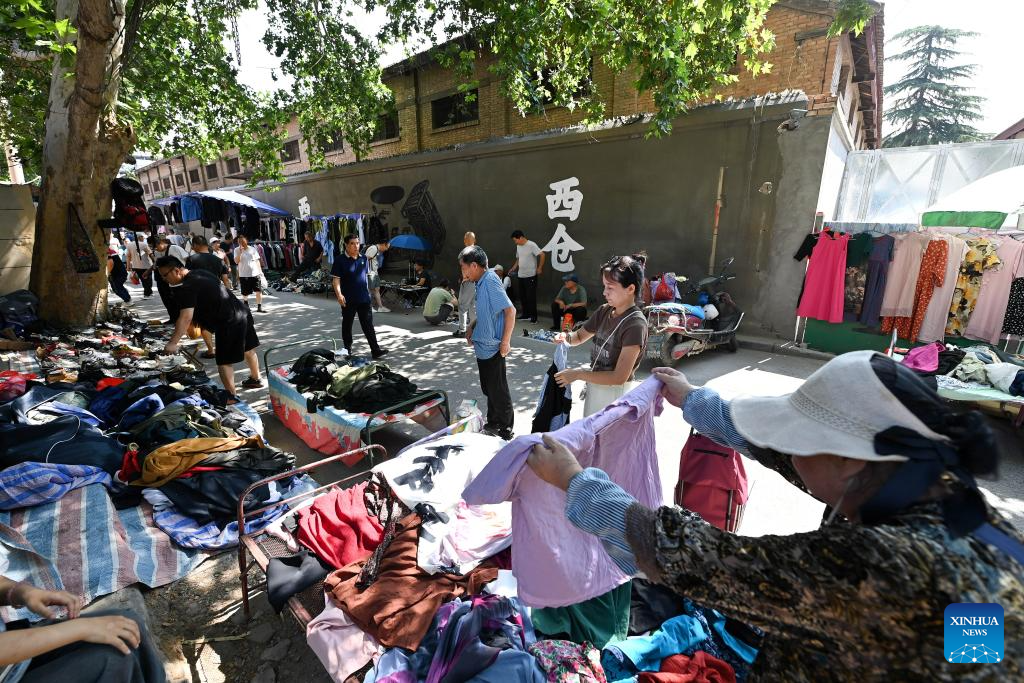 Century-old Xicang Market in Xi'an brimming with vitality