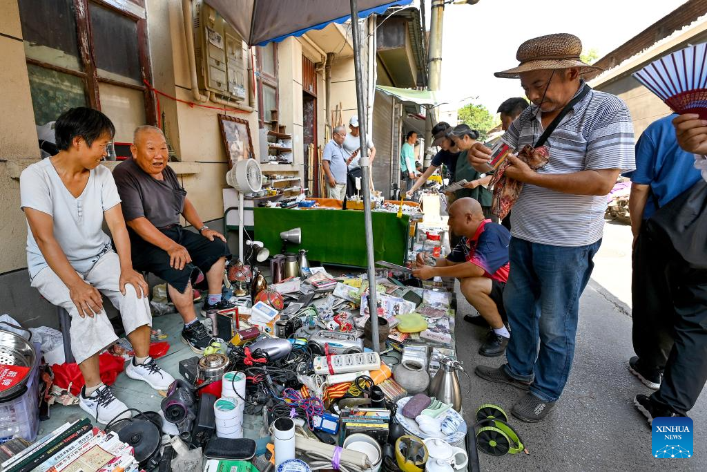 Century-old Xicang Market in Xi'an brimming with vitality