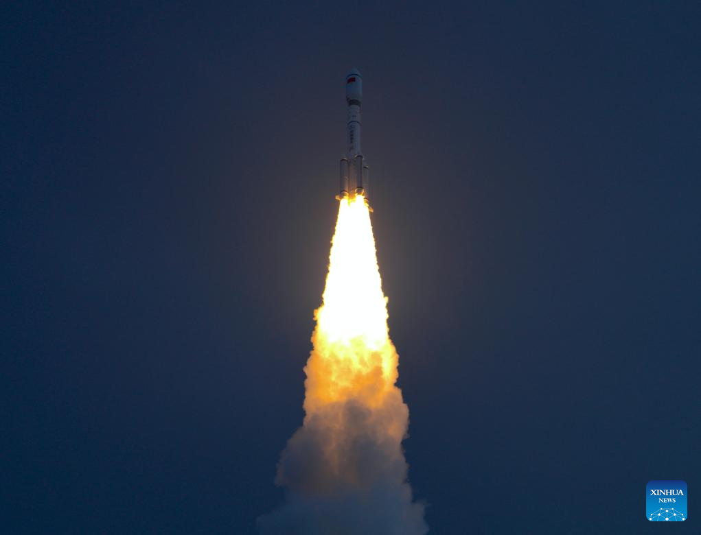 China launches internet satellite group