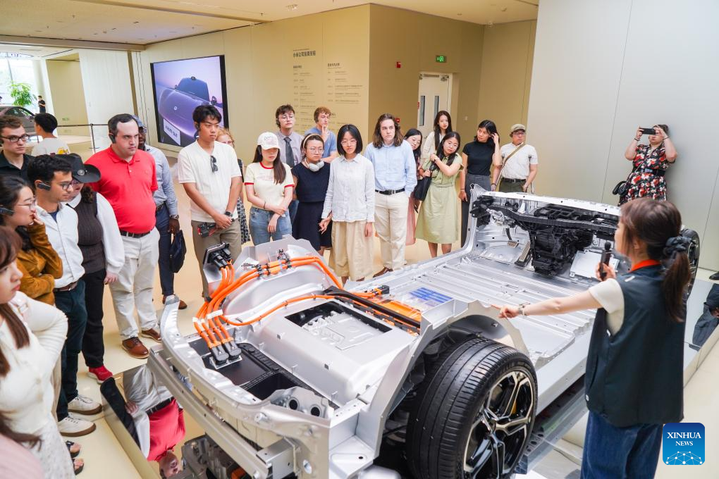Across China: Chinese, U.S. youth connect in trips exploring culture, technology in China
