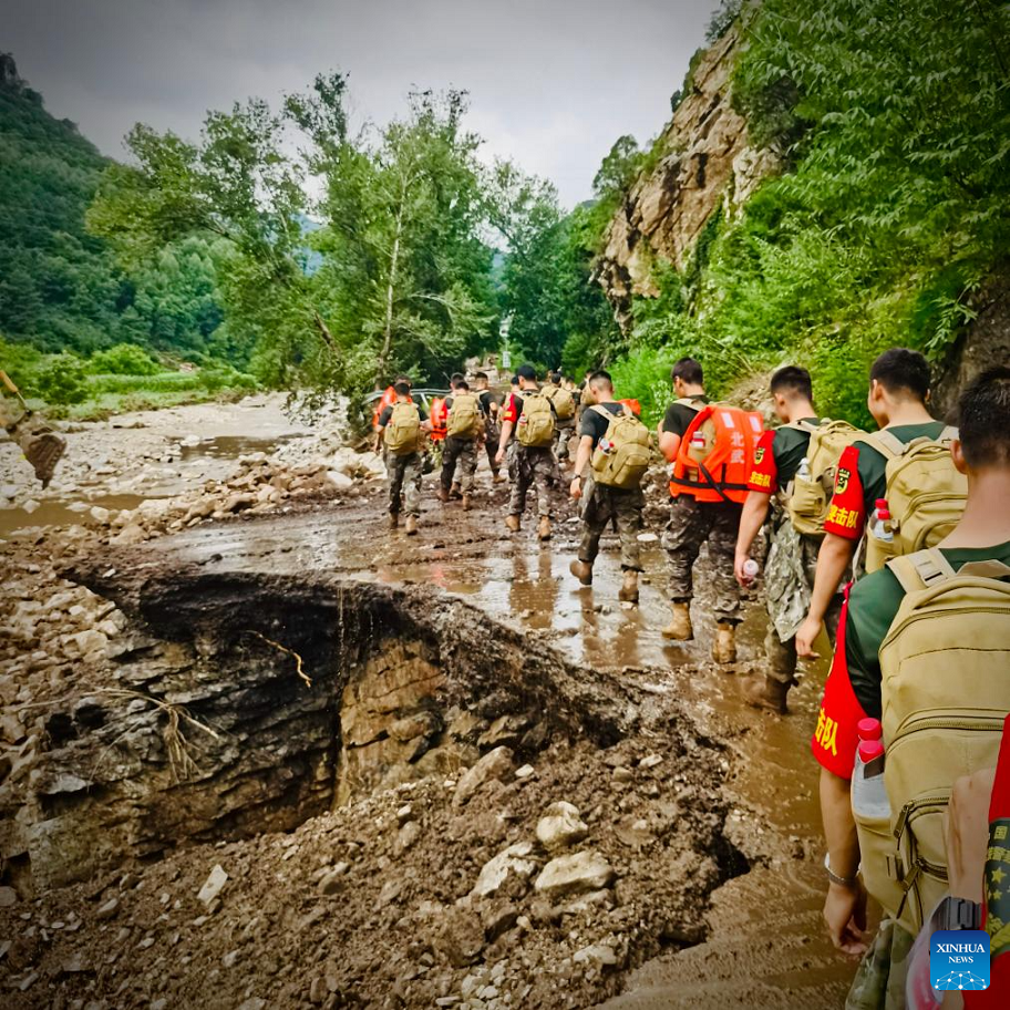 Chinese troops join disaster relief efforts in China's flood-stricken areas