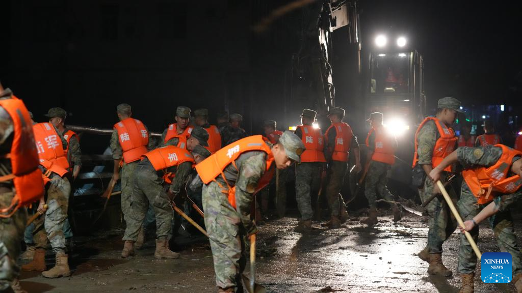 Chinese troops join disaster relief efforts in China's flood-stricken areas