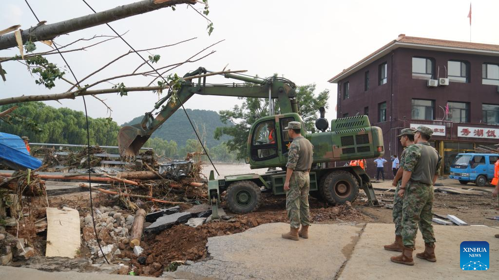 Chinese troops join disaster relief efforts in China's flood-stricken areas