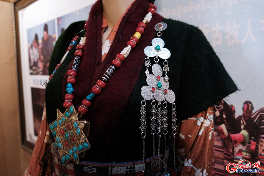 Glorious 60 Years ? Our Homeland | Chagza attire weaving heritage into prosperity