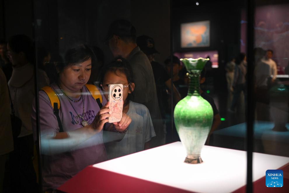 People visit Inner Mongolia Museum in Hohhot