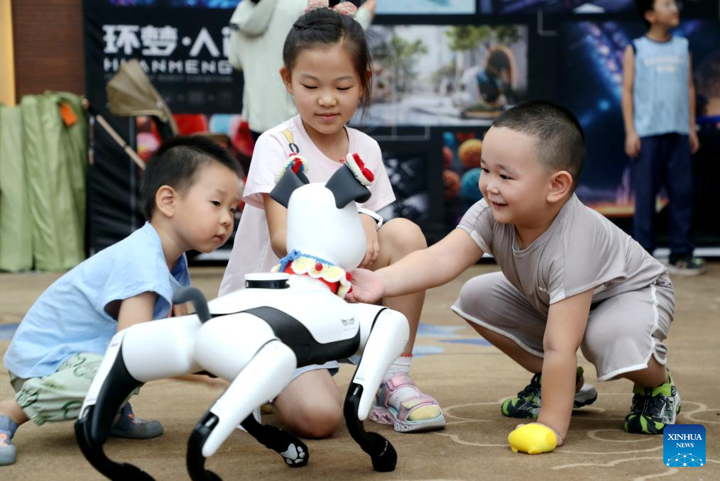 Children take part in diverse activities during summer vocation across China