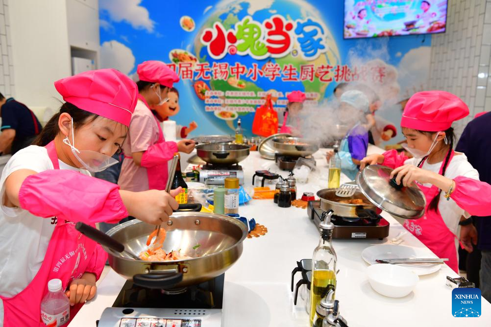 Children take part in diverse activities during summer vocation across China