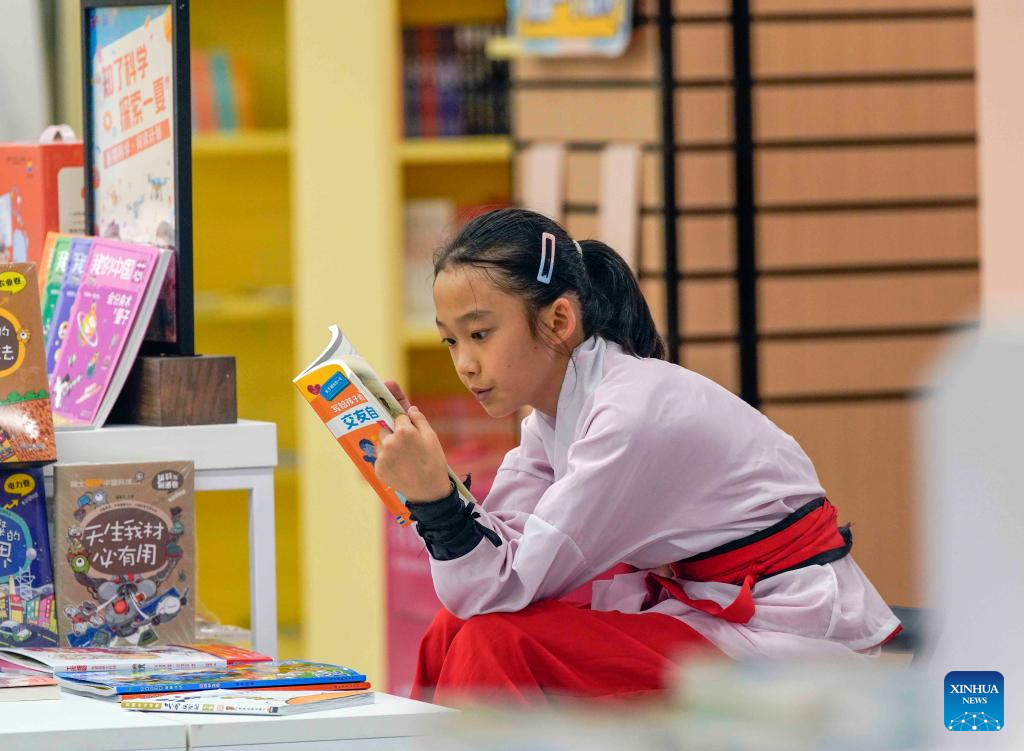 Children take part in diverse activities during summer vocation across China