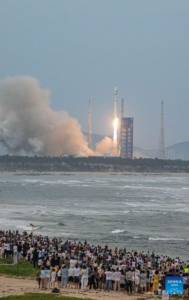 China's Long March-12 rocket launches new internet satellites