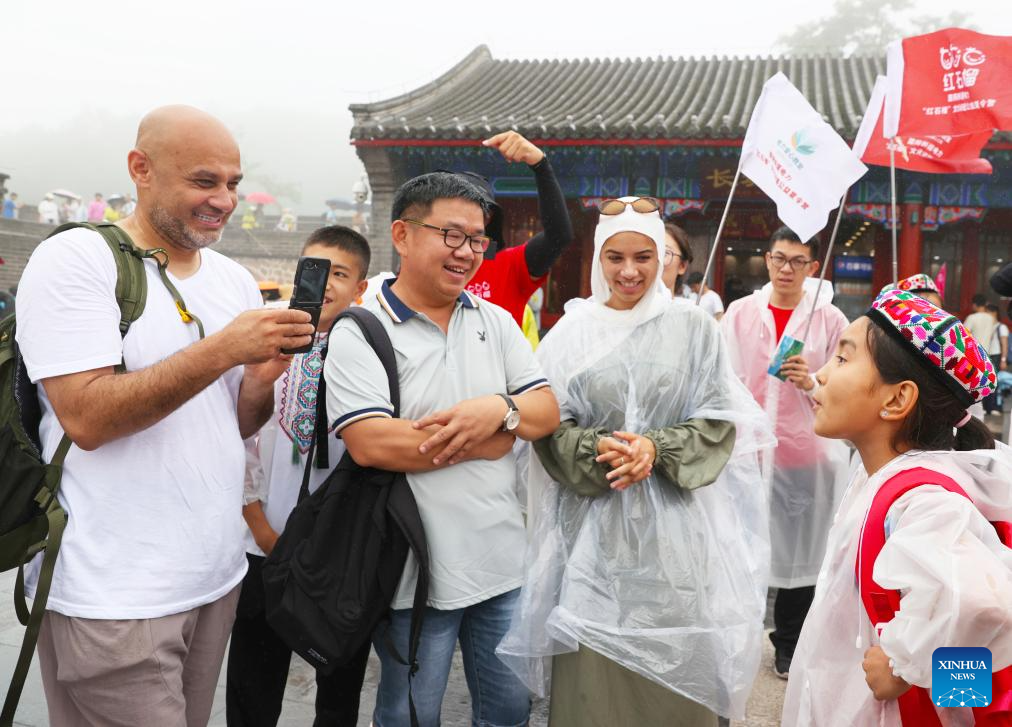 Xinjiang youths participate in 11-day public welfare summer camp in Beijing