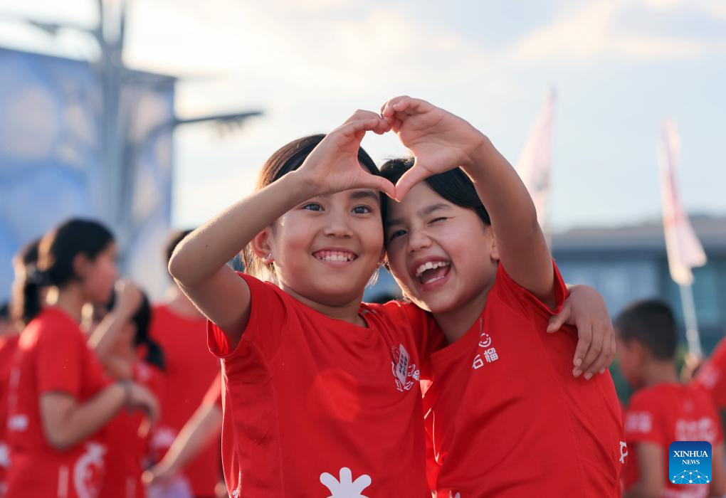 Xinjiang youths participate in 11-day public welfare summer camp in Beijing