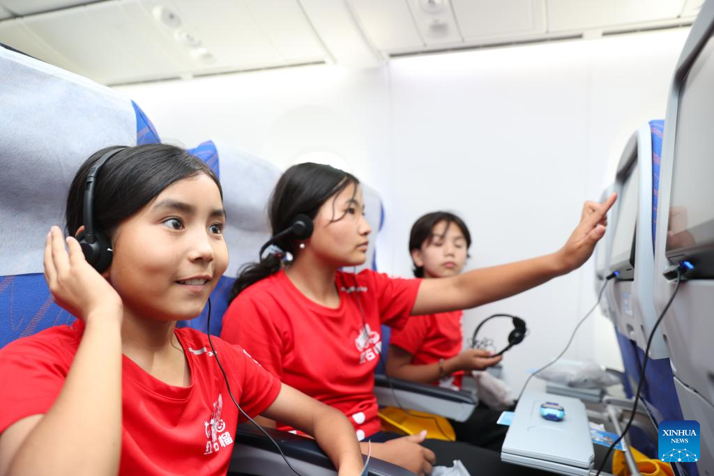 Xinjiang youths participate in 11-day public welfare summer camp in Beijing