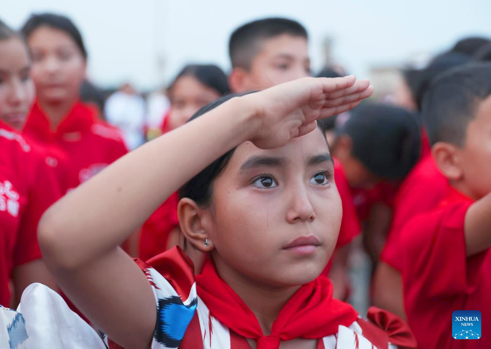 Xinjiang youths participate in 11-day public welfare summer camp in Beijing