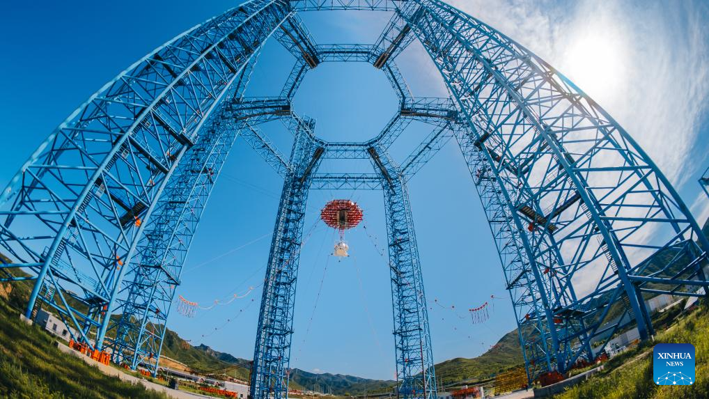 China completes its first manned lunar lander landing, takeoff test